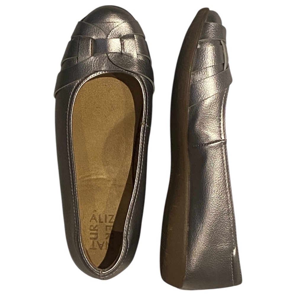 Naturalizer metallic silver leather flats. Sz 7.5